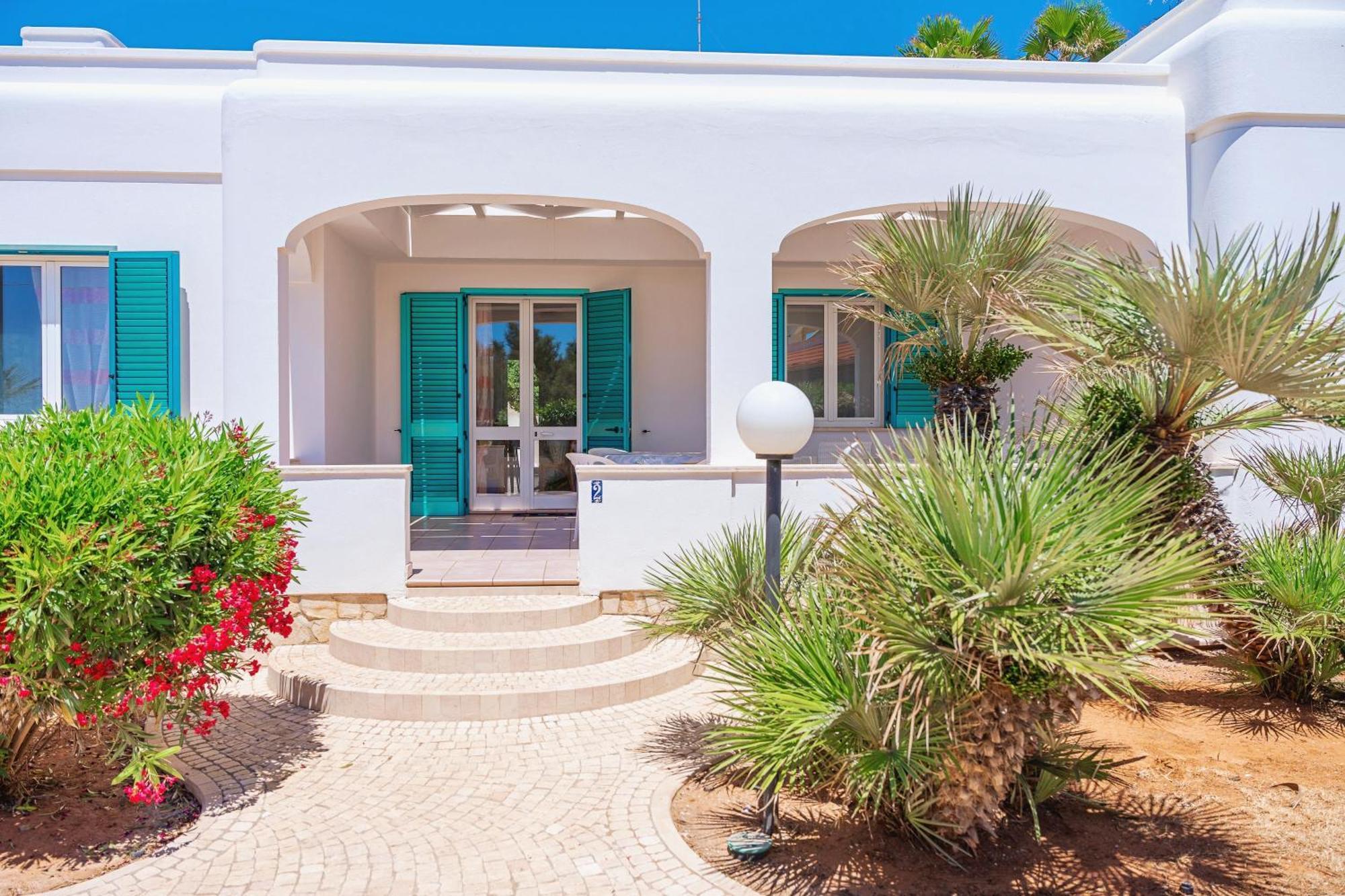 Residence Oasi Sul Mare Torre Suda Exterior photo