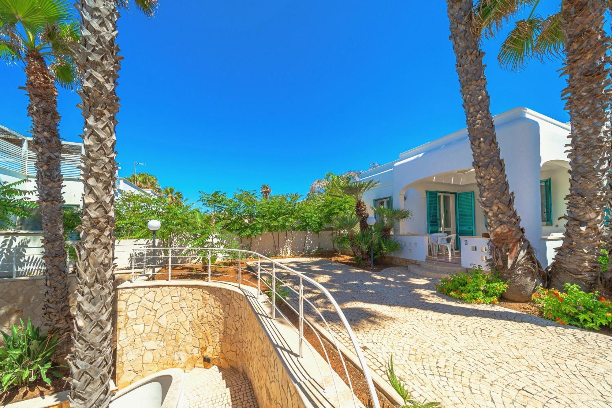 Residence Oasi Sul Mare Torre Suda Exterior photo