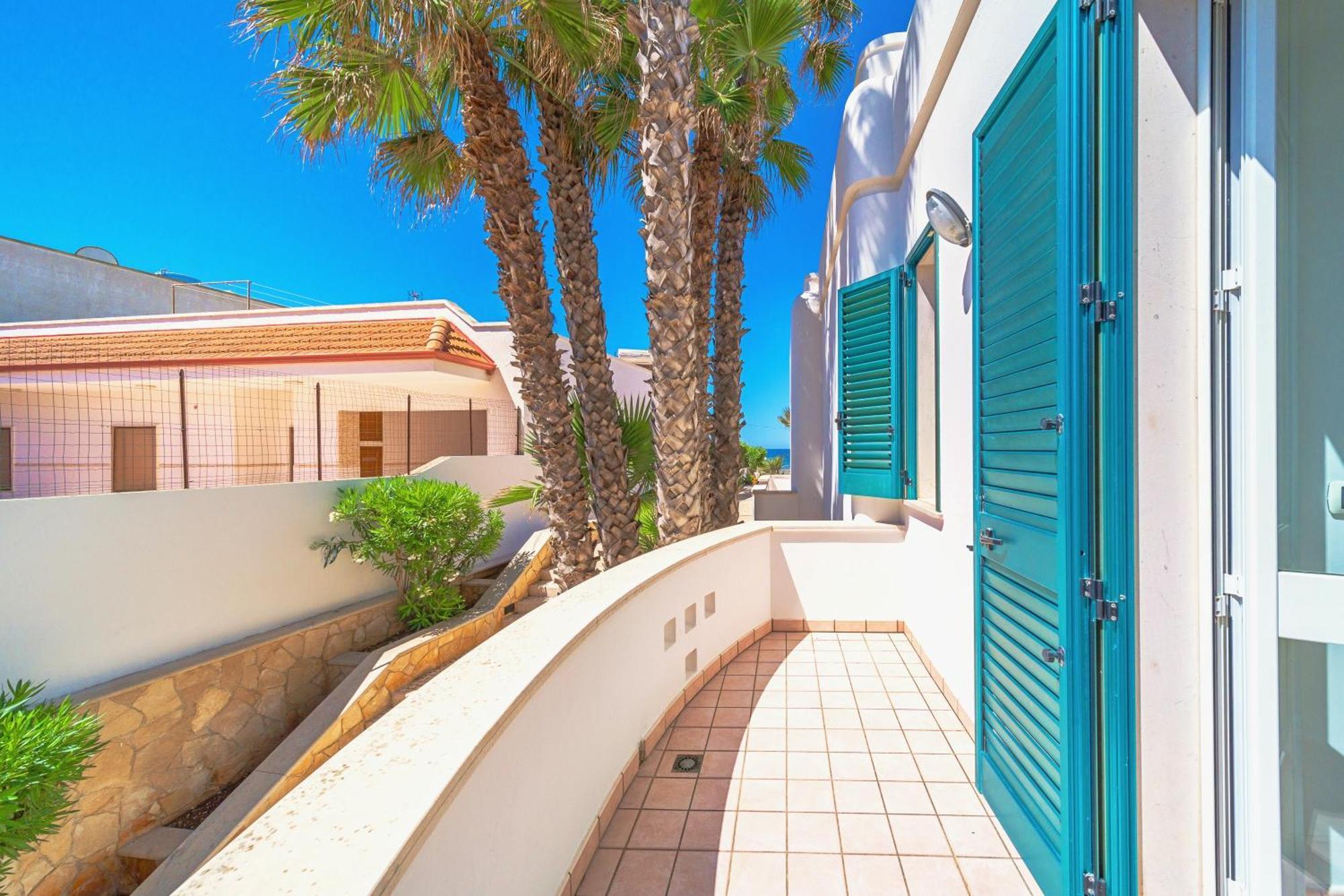 Residence Oasi Sul Mare Torre Suda Exterior photo