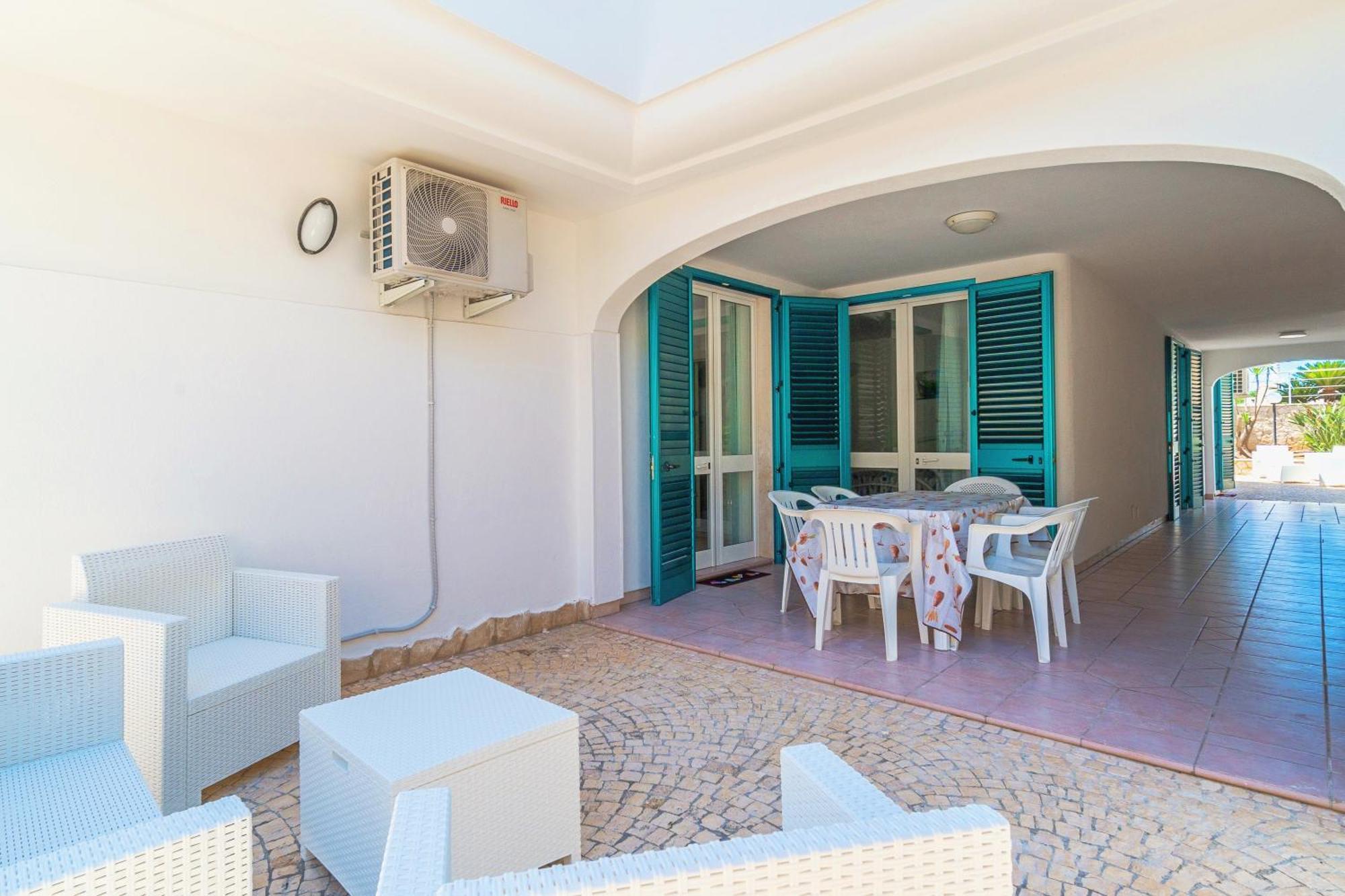 Residence Oasi Sul Mare Torre Suda Exterior photo